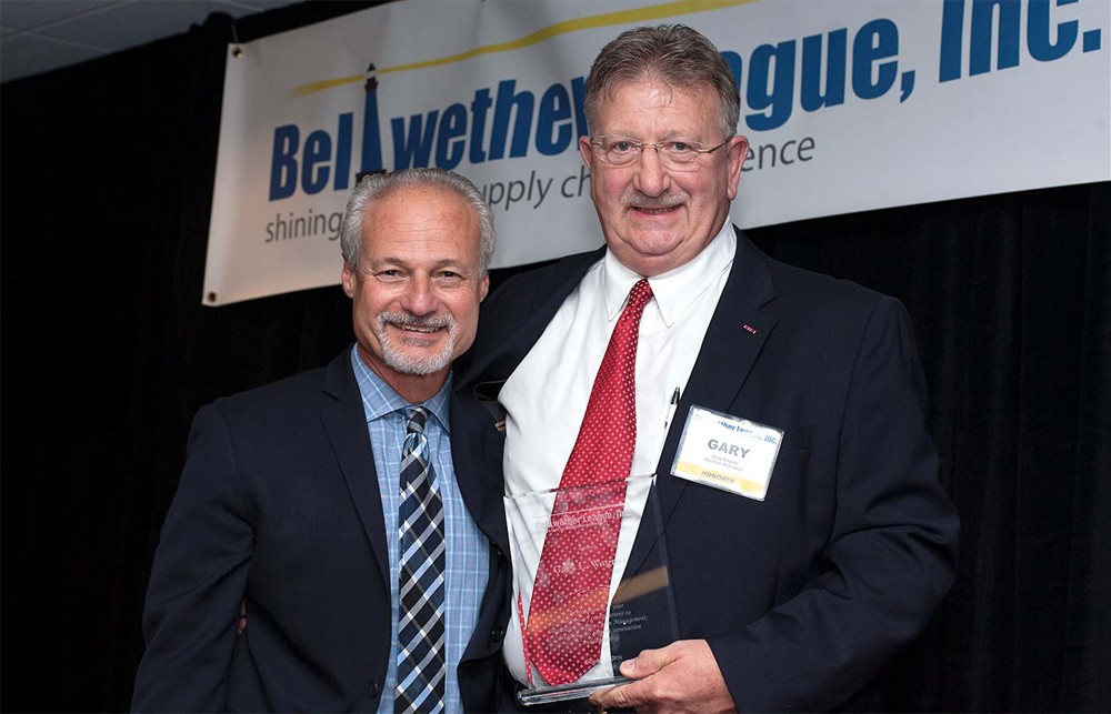 Bellwether League Chairman-Elect Nick Gaich with Bellwether Class of 2016 Inductee Gary Wagner.