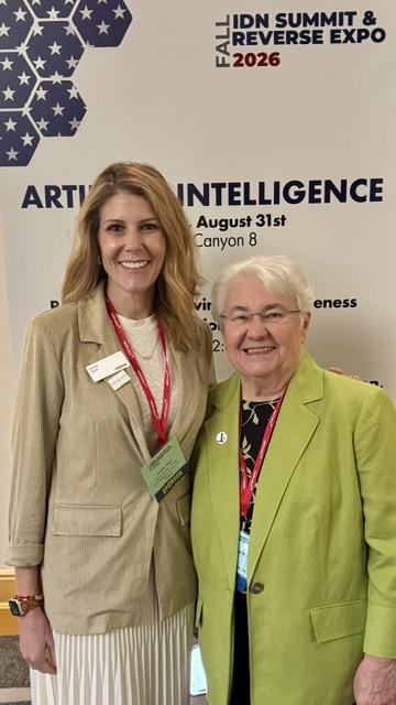  Jessica Hurd, Future Famers Class of 2019, with BLF Board Chairman Barbara Strain, Bellwether Class of 2021, at the Fall IDN Summit.