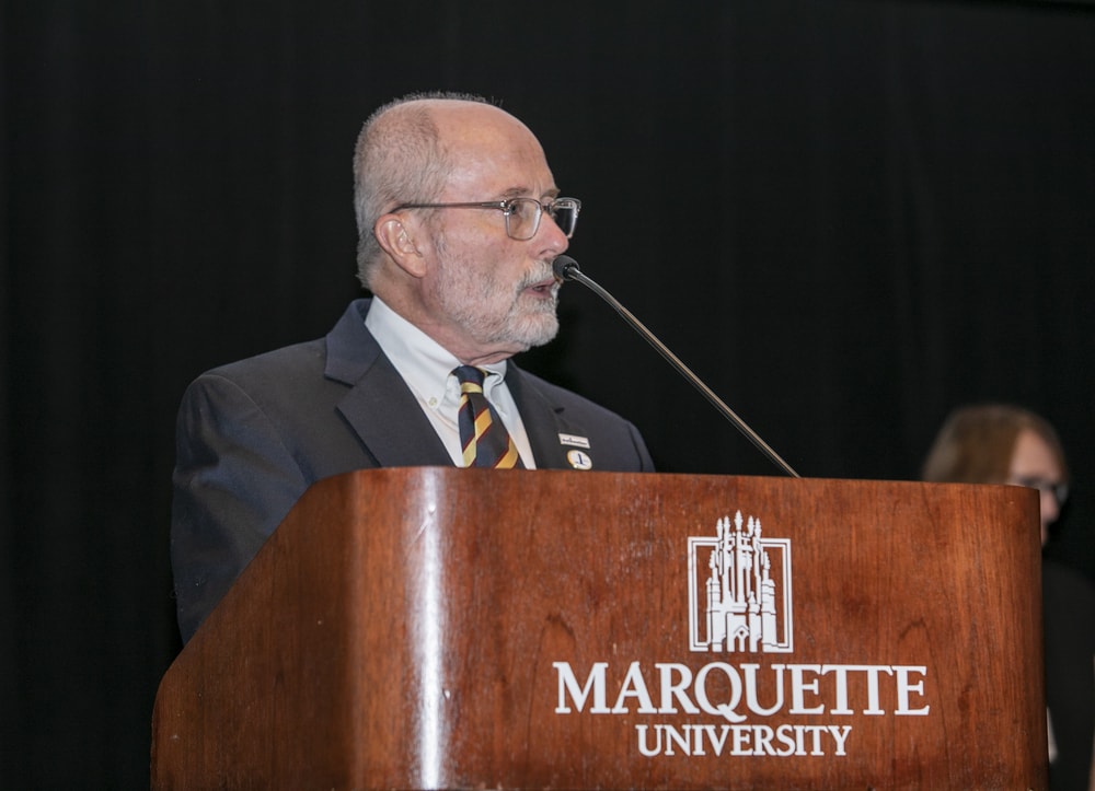 Jamie Kowalski (Bellwether Class of 2017), Bellwether League Foundation Co-Founder and Founding Chairman and current Board Secretary, introduce the Future Famers Class of 2022.