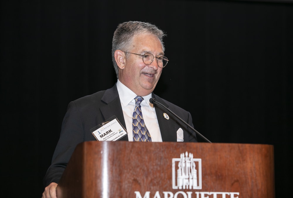 Mark Van Sumeren (Bellwether Class of 2021) introduces Bellwether Class of 2022 Honoree Dave Myers.