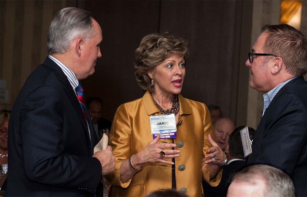 Founding Sponsor Kimberly-Clark Health Care’s Janis Harvey (center) with Silver Sponsor HealthTrust Purchasing Group’s Darrell Weatherford (right).