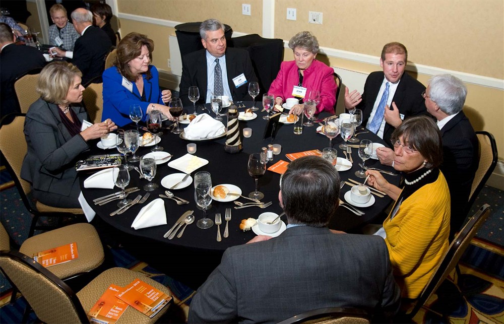 2010 dinner attendees enjoy the event.