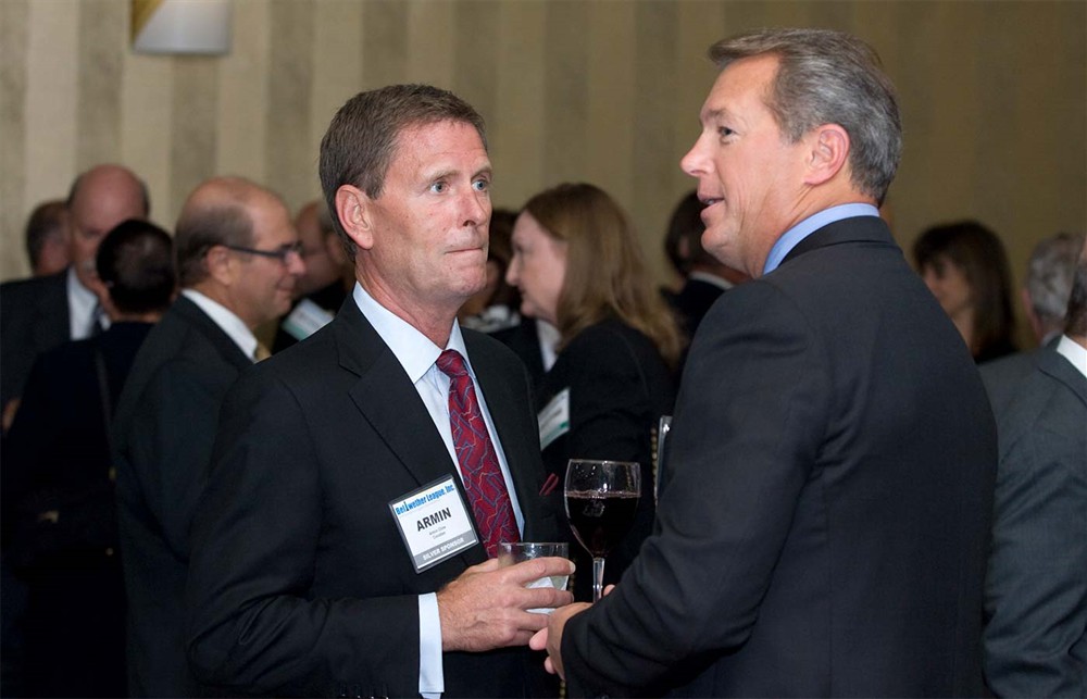 Silver Sponsor Covidien’s Armin Cline (left) with Gold Sponsor Cardinal Health’s Steve Inacker (right).