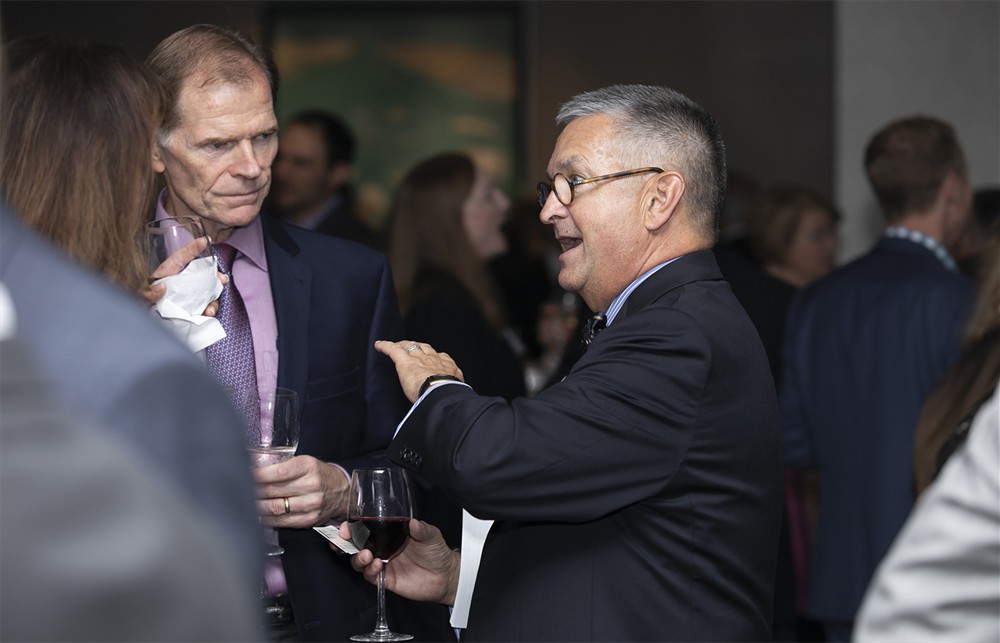 Bellwether League’s Mark Van Sumeren (right) with HealthCare Links’ Ken Murawski.