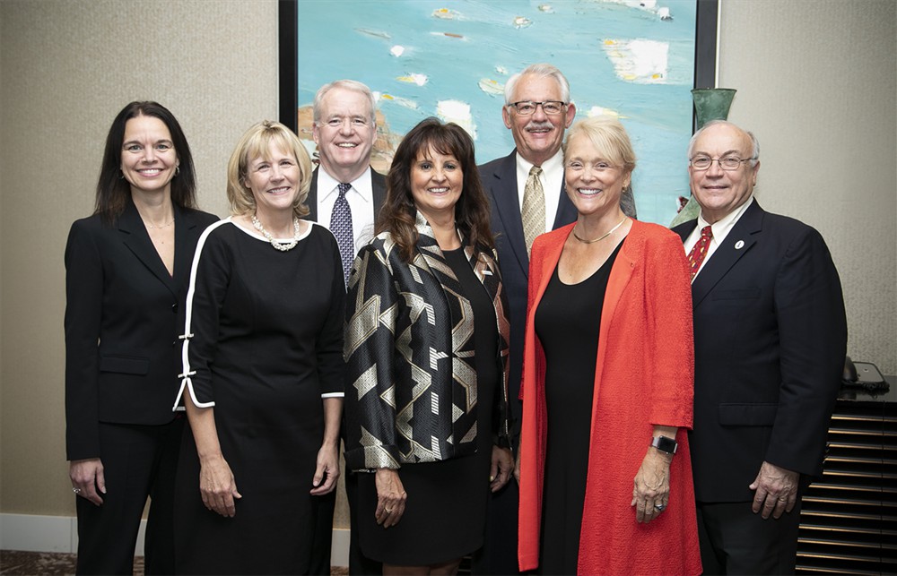 AHRMM Executive Director Deb Sprindzunas, Mary Starr (Bellwether Class of 2018), John Gaida (Bellwether Class of 2018), Jean Sargent, Bellwether Board Member 2010-2015, Lee Boergadine (Bellwether Class of 2008), Karen Conway, Bellwether Board Member 2018-2020, Michael Louviere (Bellwether Class of 2010).