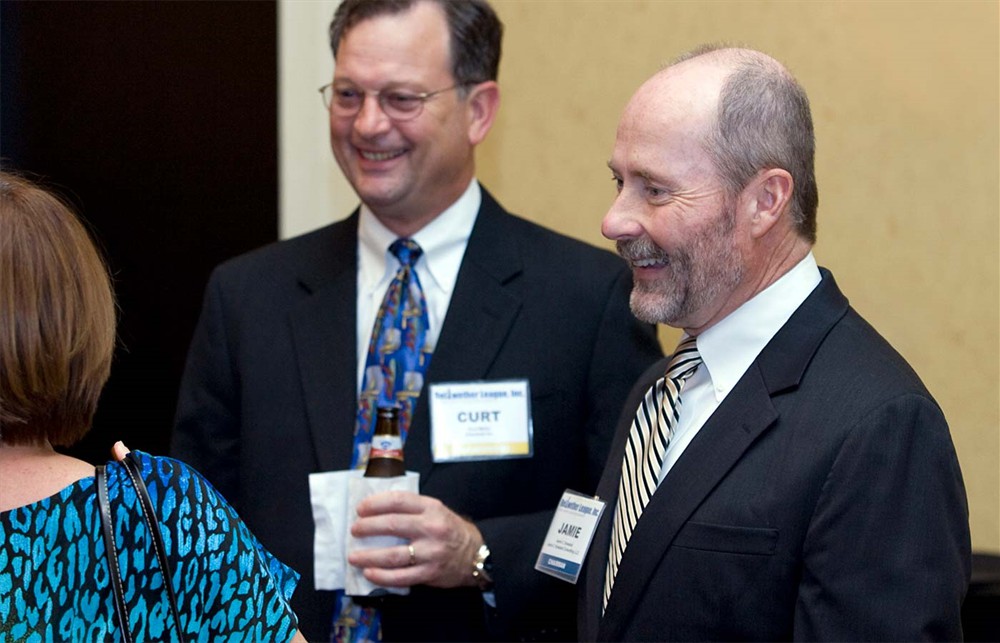 Bellwether League Chairman Jamie Kowalski and Gold Sponsor Amerinet’s Curt Miller enjoy the conversations during the VIP reception.