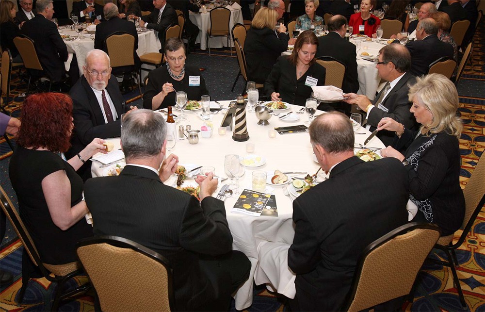 Attendees of Bellwether League Inc.’s 2009 Honoree Induction Dinner