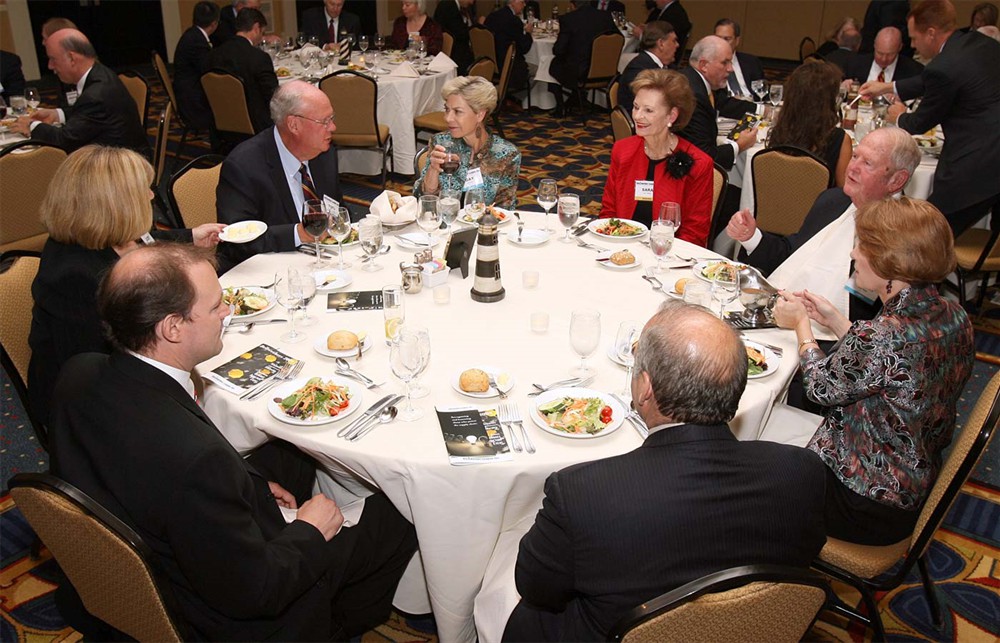 Attendees of Bellwether League Inc.’s 2009 Honoree Induction Dinner