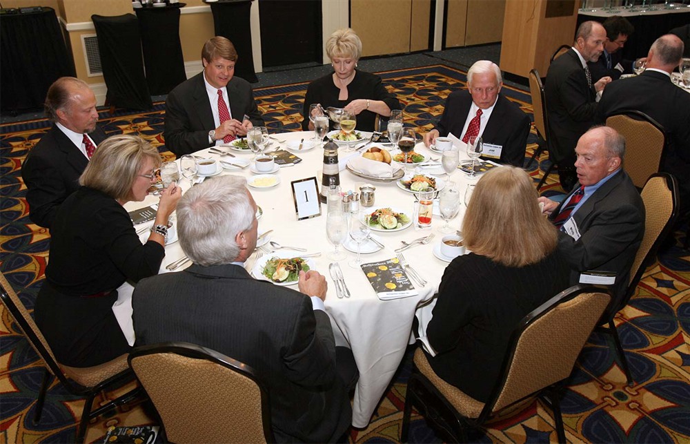 Attendees of Bellwether League Inc.’s 2009 Honoree Induction Dinner