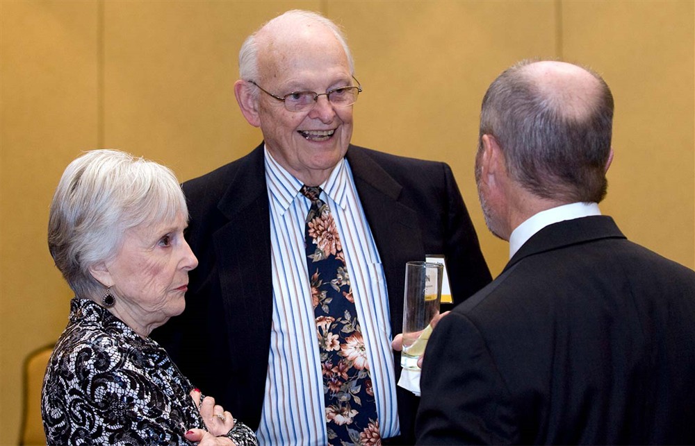 Dan & Shirley Mayworm chat with Jamie Kowalski.