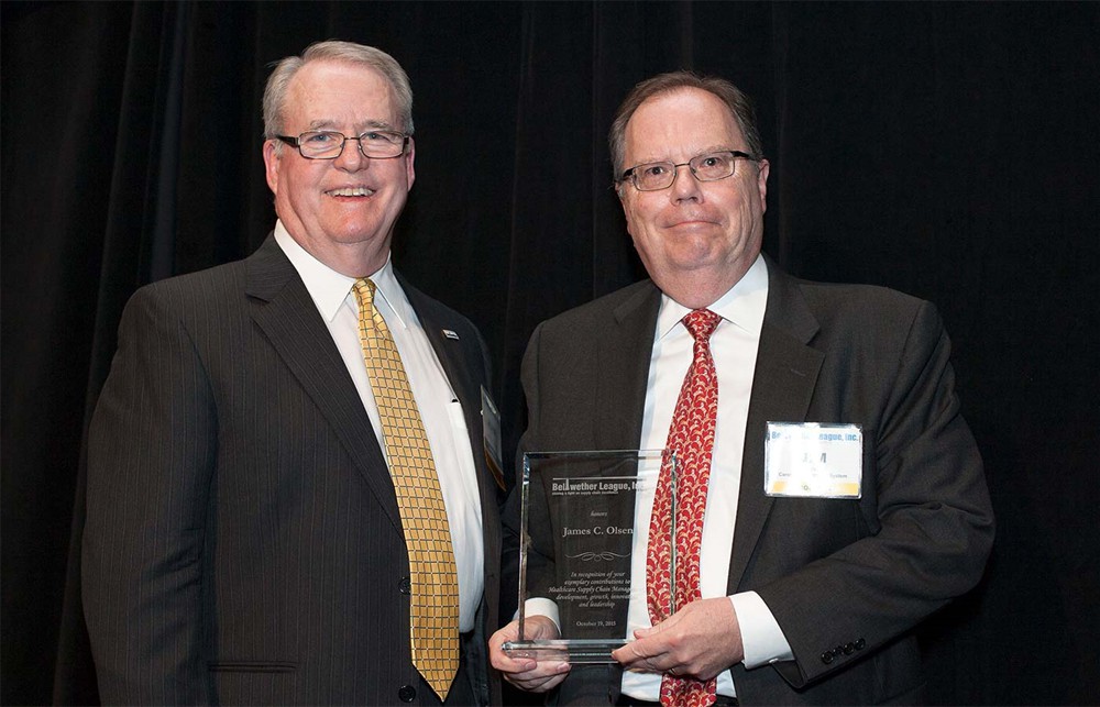 Bellwether League Inc. Chairman John Gaida with Carolina HealthCare’s James Olsen (Bellwether Class of 2015).