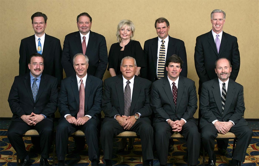 Sponsors • Seated (from left to right): Joe Colonna, Appleseed Healthcare Resources; Ike Bangs, Cardinal Health; Ron Miller, Amerinet Central; Mike Costabile, Amerinet; BLI Chairman Jamie Kowalski, Owens & Minor • Standing (from left to right): BLI Executive Director Rick Dana Barlow, Wingfoot Media; Rand 
Ballard, MedAssets; Susan Meyer, Kimberly-Clark Health Care; Keith Kuchta, Kimberly-Clark Health Care; Peter Baker, Hospira